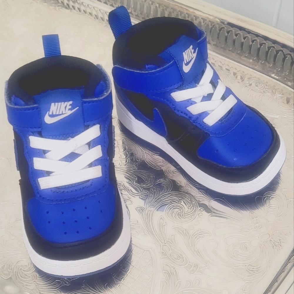 Nike Court Borough Mid 2